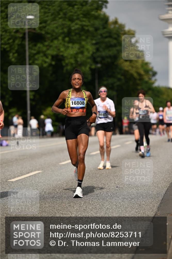 29.06.2025 - hella hamburg halbmarathon Dr. Thomas Lammeyer http://msf.ph/oto/8253711 29.06.2025 10:14:28 Kennedybrücke 1052, 1186, 1456, 4389, 7058, 8685, 9150, 9829, 9988 meine-sportfotos.de