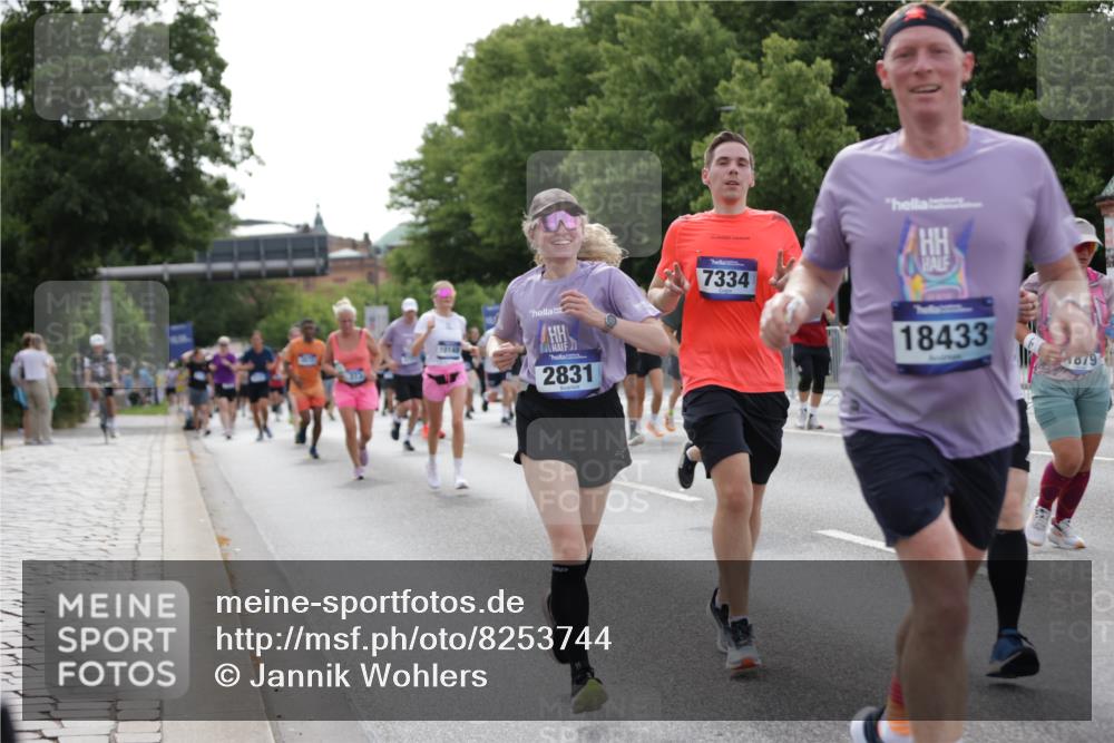29.06.2025 - hella hamburg halbmarathon Jannik Wohlers http://msf.ph/oto/8253744 29.06.2025 10:31:21 Lombardsbrücke 1235, 1373, 1844, 1879, 2672, 2831, 2832, 3239, 3396, 3397, 3424, 3571, 3681, 3751, 4877, 4953, 5965, 6160, 6573, 6640, 6718, 6727, 7334, 7898, 8304, 8620, 8806, 9078, 9104, 9183, 9478, 9812, 9882, 9883, 10148, 10240, 10421, 10435, 10653, 11178, 12381, 12663, 12758, 14536, 14793, 15024, 15102, 15222, 15575, 16310, 16541, 17043, 17342, 17362, 17404, 18428, 18433, 18613, 18629, 18672, 19068, 19233 meine-sportfotos.de