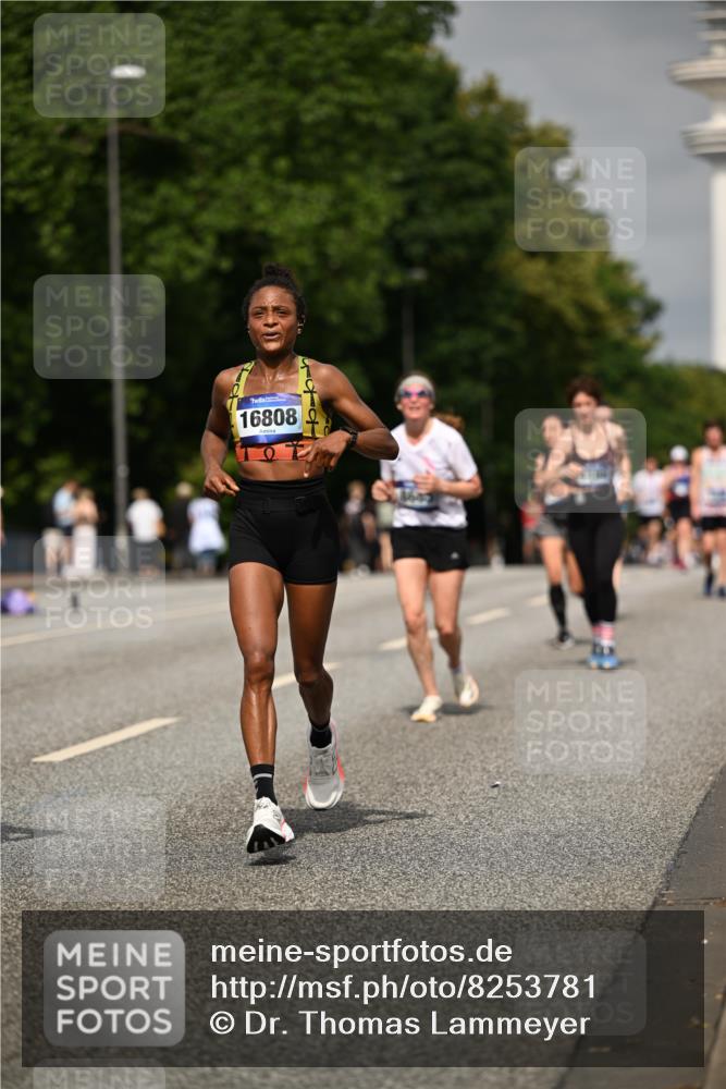 29.06.2025 - hella hamburg halbmarathon Dr. Thomas Lammeyer http://msf.ph/oto/8253781 29.06.2025 10:14:29 Kennedybrücke 1052, 1186, 1456, 4389, 7058, 8685, 9150, 9829, 9988 meine-sportfotos.de