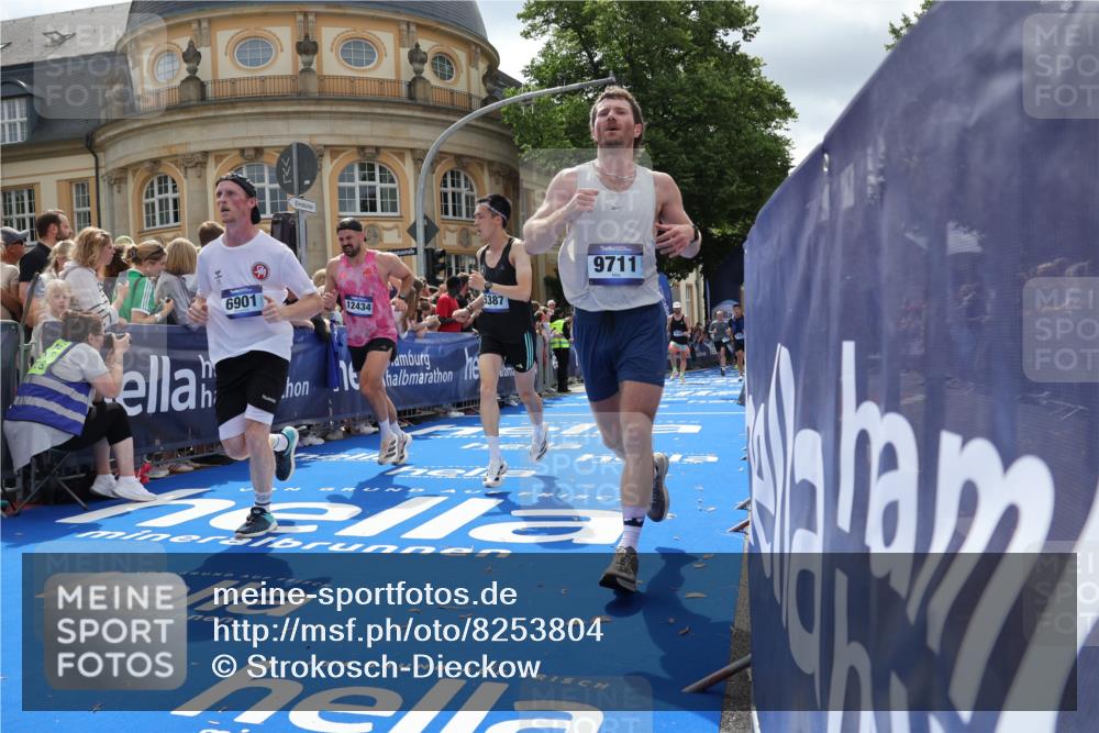 29.06.2025 - hella hamburg halbmarathon Strokosch-Dieckow http://msf.ph/oto/8253804 29.06.2025 10:41:17 Ziel 1570, 3332, 4205, 4303, 5387, 6771, 6901, 7432, 8122, 9711, 10375, 10783, 12434, 12895, 13876, 16816, 17834, 18509, 18573, 18764 meine-sportfotos.de