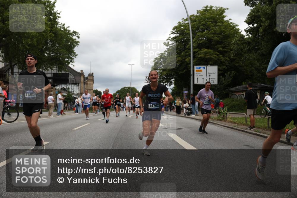 29.06.2025 - hella hamburg halbmarathon Yannick Fuchs http://msf.ph/oto/8253827 29.06.2025 10:48:04 20KM 1267, 1422, 1442, 1502, 1549, 1870, 2432, 2630, 3096, 3103, 3310, 3898, 4299, 5020, 5259, 6260, 6294, 6374, 7129, 7395, 7478, 7973, 8223, 8285, 8394, 9032, 9380, 9791, 9922, 10040, 11009, 11068, 11430, 11789, 12213, 12321, 12607, 13147, 13397, 13794, 13803, 13869, 13912, 14026, 14239, 14702, 15146, 15856, 16623, 16750, 16780, 17482, 17765, 18308, 18450, 18514, 18612, 18759, 19067, 19177 meine-sportfotos.de