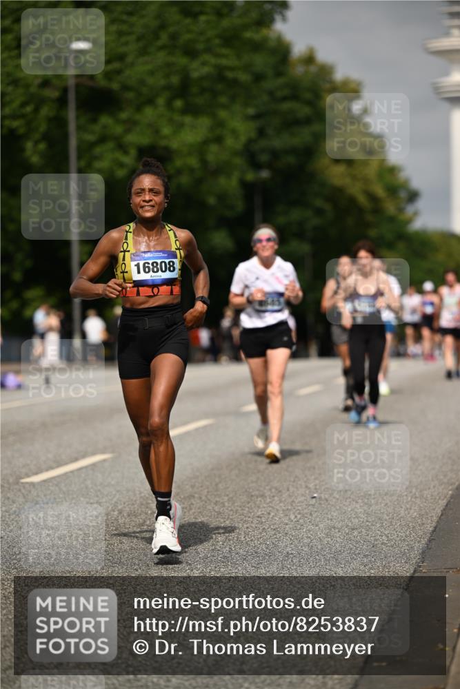 29.06.2025 - hella hamburg halbmarathon Dr. Thomas Lammeyer http://msf.ph/oto/8253837 29.06.2025 10:14:29 Kennedybrücke 1052, 1186, 1456, 4389, 7058, 8685, 9150, 9829, 9988 meine-sportfotos.de