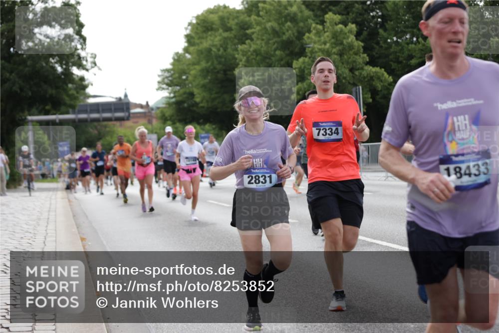 29.06.2025 - hella hamburg halbmarathon Jannik Wohlers http://msf.ph/oto/8253852 29.06.2025 10:31:21 Lombardsbrücke 1235, 1373, 1844, 1879, 2672, 2831, 2832, 3239, 3396, 3397, 3424, 3571, 3681, 3751, 4877, 4953, 5965, 6160, 6573, 6640, 6718, 6727, 7334, 7898, 8304, 8620, 8806, 9078, 9104, 9183, 9478, 9812, 9882, 9883, 10148, 10240, 10421, 10435, 10653, 11178, 12381, 12663, 12758, 14536, 14793, 15024, 15102, 15222, 15575, 16310, 16541, 17043, 17342, 17362, 17404, 18428, 18433, 18613, 18629, 18672, 19068, 19233 meine-sportfotos.de
