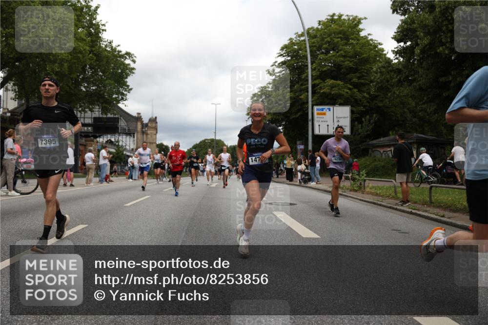 29.06.2025 - hella hamburg halbmarathon Yannick Fuchs http://msf.ph/oto/8253856 29.06.2025 10:48:04 20KM 1267, 1422, 1442, 1502, 1549, 1870, 2432, 2630, 3096, 3103, 3310, 3898, 4299, 5020, 5259, 6260, 6294, 6374, 7129, 7395, 7478, 7973, 8223, 8285, 8394, 9032, 9380, 9791, 9922, 10040, 11009, 11068, 11430, 11789, 12213, 12321, 12607, 13147, 13397, 13794, 13803, 13869, 13912, 14026, 14239, 14702, 15146, 15856, 16623, 16750, 16780, 17482, 17765, 18308, 18450, 18514, 18612, 18759, 19067, 19177 meine-sportfotos.de