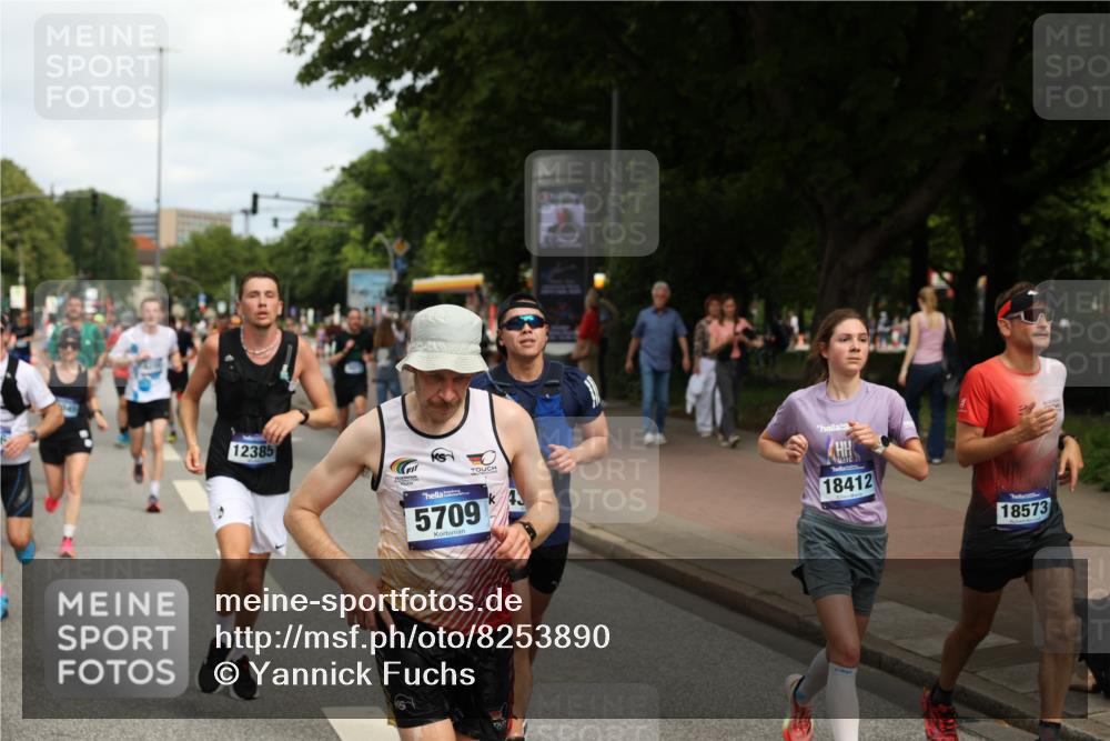 29.06.2025 - hella hamburg halbmarathon Yannick Fuchs http://msf.ph/oto/8253890 29.06.2025 10:35:43 20KM 1136, 1631, 2579, 2797, 3618, 4205, 4303, 4380, 4634, 4871, 4893, 5709, 6550, 6683, 6771, 6901, 7378, 7774, 7796, 8122, 8358, 9358, 9547, 9640, 9659, 9711, 9755, 9885, 10375, 10783, 11062, 11765, 11922, 12292, 12385, 12895, 13268, 13457, 14555, 14661, 15247, 15351, 16816, 17032, 17100, 17720, 17834, 18045, 18049, 18412, 18573, 18802 meine-sportfotos.de