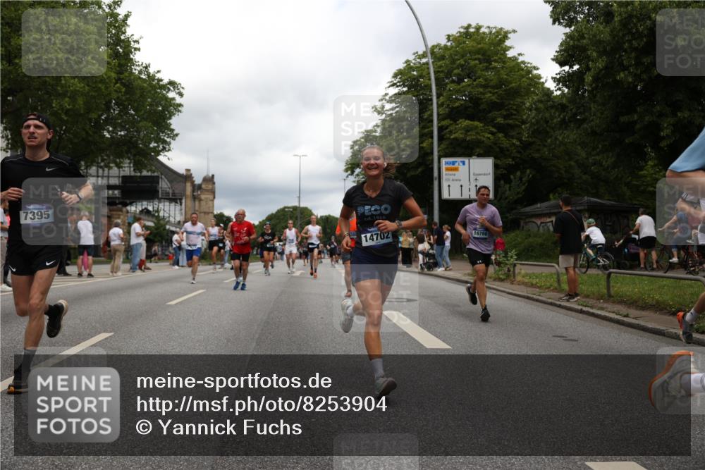 29.06.2025 - hella hamburg halbmarathon Yannick Fuchs http://msf.ph/oto/8253904 29.06.2025 10:48:05 20KM 1267, 1422, 1442, 1549, 1870, 2432, 2630, 3096, 3103, 3310, 3898, 4299, 5020, 5259, 6260, 6294, 6374, 7129, 7395, 7478, 7973, 8223, 8285, 8394, 9032, 9380, 9791, 9922, 10040, 11009, 11430, 11789, 12213, 12321, 12607, 13147, 13397, 13794, 13803, 13869, 14026, 14239, 14702, 15146, 16623, 16750, 16780, 17482, 17740, 17765, 18308, 18450, 18514, 18612, 18759, 19067, 19177 meine-sportfotos.de