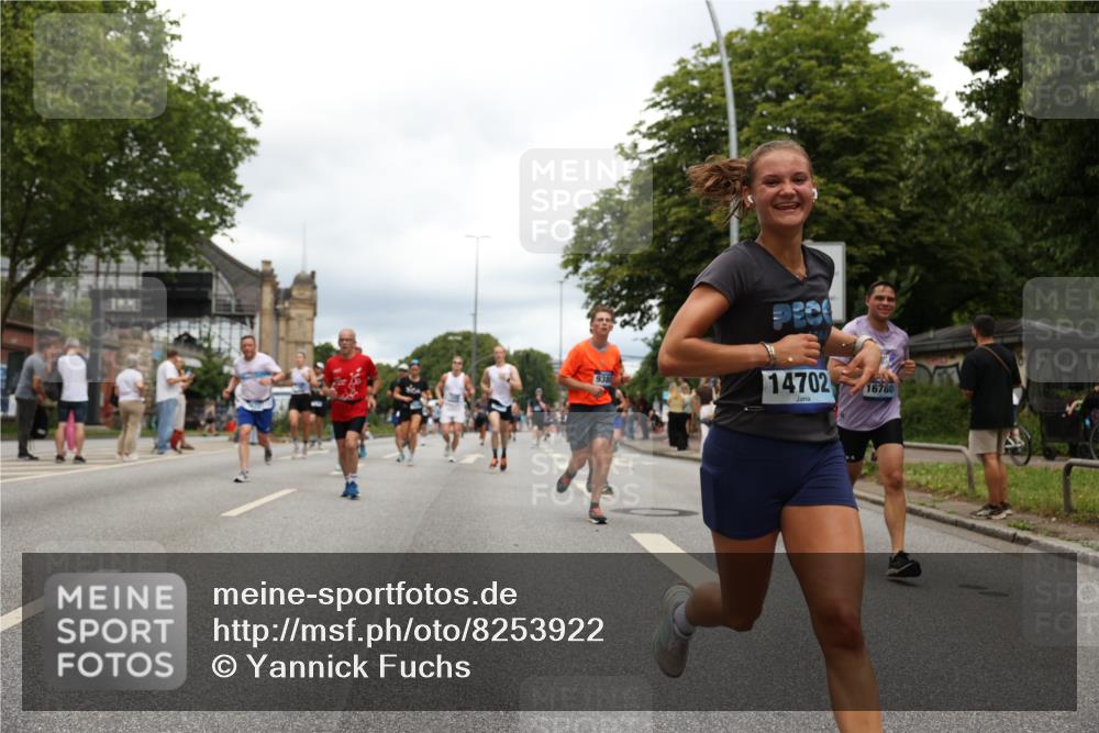 29.06.2025 - hella hamburg halbmarathon Yannick Fuchs http://msf.ph/oto/8253922 29.06.2025 10:48:05 20KM 1267, 1422, 1442, 1549, 1870, 2432, 2630, 3096, 3103, 3310, 3898, 4299, 5020, 5259, 6260, 6294, 6374, 7129, 7395, 7478, 7973, 8223, 8285, 8394, 9032, 9380, 9791, 9922, 10040, 11009, 11430, 11789, 12213, 12321, 12607, 13147, 13397, 13794, 13803, 13869, 14026, 14239, 14702, 15146, 16623, 16750, 16780, 17482, 17740, 17765, 18308, 18450, 18514, 18612, 18759, 19067, 19177 meine-sportfotos.de