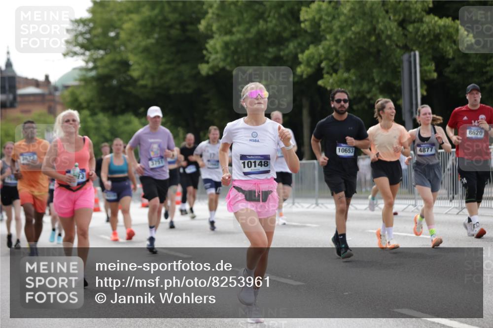 29.06.2025 - hella hamburg halbmarathon Jannik Wohlers http://msf.ph/oto/8253961 29.06.2025 10:31:23 Lombardsbrücke 1235, 1373, 1844, 1879, 2384, 2672, 2831, 2832, 3221, 3239, 3358, 3396, 3397, 3424, 3571, 3681, 3751, 4877, 4953, 5156, 5965, 6160, 6573, 6640, 6718, 6727, 7334, 7898, 8304, 8620, 8806, 9078, 9104, 9478, 9812, 9882, 9883, 10148, 10240, 10421, 10435, 10653, 11178, 12381, 12663, 12758, 14536, 14793, 15024, 15102, 15222, 15575, 16310, 16541, 17043, 17118, 17342, 17362, 18283, 18428, 18433, 18613, 18629, 18838, 19068, 19233 meine-sportfotos.de