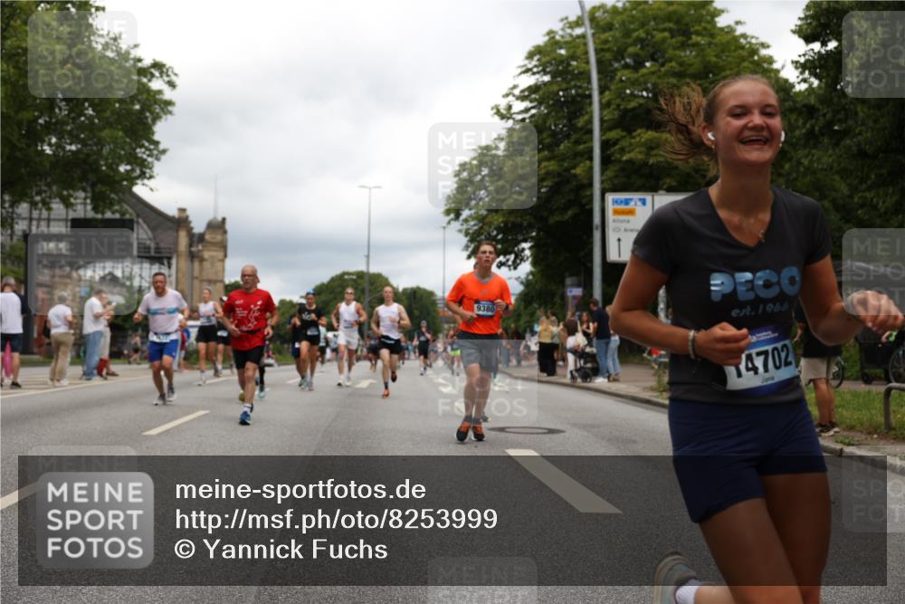 29.06.2025 - hella hamburg halbmarathon Yannick Fuchs http://msf.ph/oto/8253999 29.06.2025 10:48:05 20KM 1267, 1422, 1442, 1549, 1870, 2432, 2630, 3096, 3103, 3310, 3898, 4299, 5020, 5259, 6260, 6294, 6374, 7129, 7395, 7478, 7973, 8223, 8285, 8394, 9032, 9380, 9791, 9922, 10040, 11009, 11430, 11789, 12213, 12321, 12607, 13147, 13397, 13794, 13803, 13869, 14026, 14239, 14702, 15146, 16623, 16750, 16780, 17482, 17740, 17765, 18308, 18450, 18514, 18612, 18759, 19067, 19177 meine-sportfotos.de