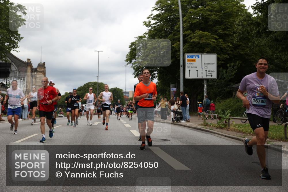 29.06.2025 - hella hamburg halbmarathon Yannick Fuchs http://msf.ph/oto/8254050 29.06.2025 10:48:05 20KM 1267, 1422, 1442, 1549, 1870, 2432, 2630, 3096, 3103, 3310, 3898, 4299, 5020, 5259, 6260, 6294, 6374, 7129, 7395, 7478, 7973, 8223, 8285, 8394, 9032, 9380, 9791, 9922, 10040, 11009, 11430, 11789, 12213, 12321, 12607, 13147, 13397, 13794, 13803, 13869, 14026, 14239, 14702, 15146, 16623, 16750, 16780, 17482, 17740, 17765, 18308, 18450, 18514, 18612, 18759, 19067, 19177 meine-sportfotos.de