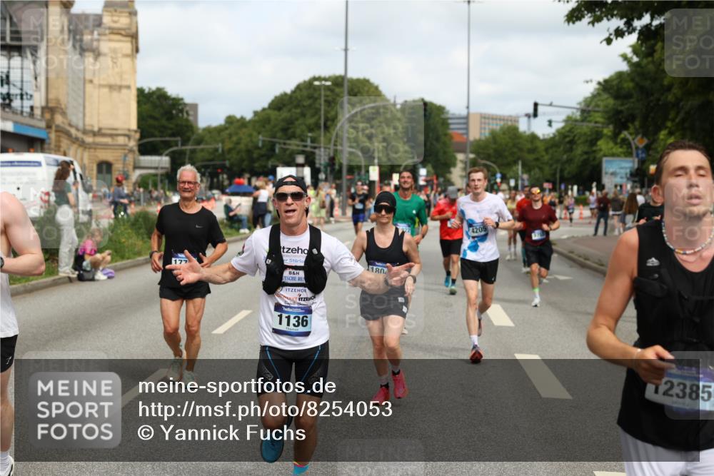 29.06.2025 - hella hamburg halbmarathon Yannick Fuchs http://msf.ph/oto/8254053 29.06.2025 10:35:44 20KM 1136, 1631, 2579, 2797, 3618, 4205, 4303, 4380, 4634, 4871, 4893, 5709, 6550, 6683, 6771, 6901, 7378, 7774, 7796, 8122, 8358, 9358, 9547, 9640, 9659, 9711, 9755, 9885, 10375, 10783, 11062, 11765, 11922, 12292, 12385, 12895, 13268, 13457, 14555, 14661, 15247, 15351, 16816, 17032, 17100, 17720, 17834, 18045, 18049, 18412, 18573, 18802 meine-sportfotos.de
