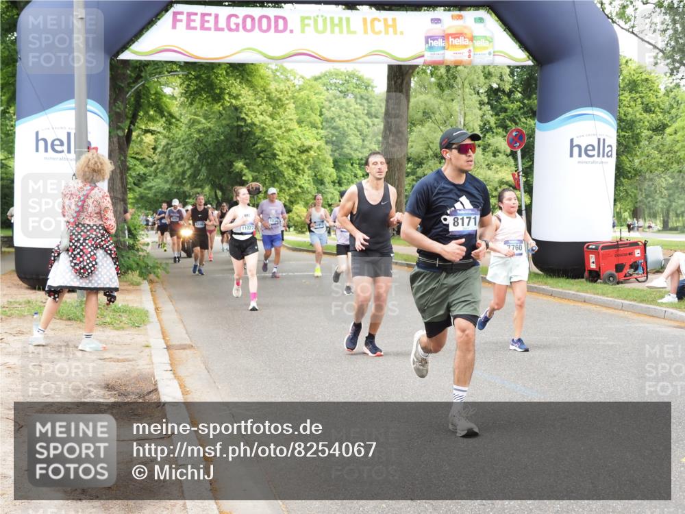 29.06.2025 - hella hamburg halbmarathon MichiJ http://msf.ph/oto/8254067 29.06.2025 10:52:24 Zwischen KM18-KM19 1062, 1559, 3328, 7760, 7888, 8171, 8219, 8894, 10402 meine-sportfotos.de