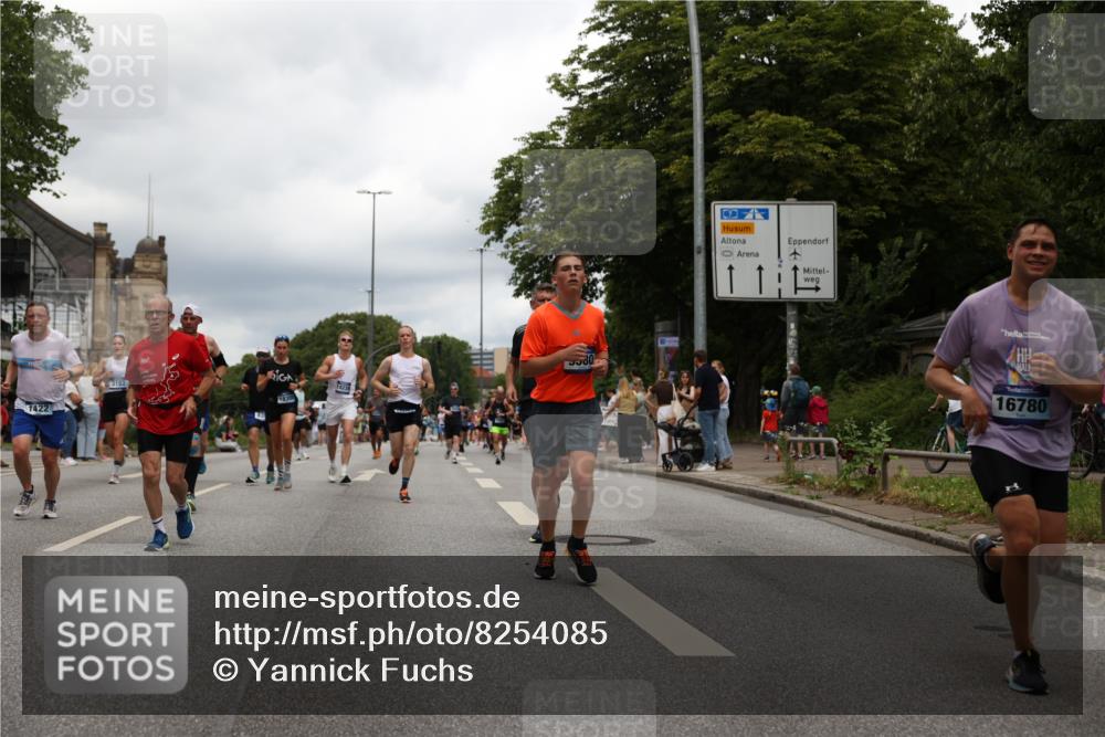 29.06.2025 - hella hamburg halbmarathon Yannick Fuchs http://msf.ph/oto/8254085 29.06.2025 10:48:05 20KM 1267, 1422, 1442, 1549, 1870, 2432, 2630, 3096, 3103, 3310, 3898, 4299, 5020, 5259, 6260, 6294, 6374, 7129, 7395, 7478, 7973, 8223, 8285, 8394, 9032, 9380, 9791, 9922, 10040, 11009, 11430, 11789, 12213, 12321, 12607, 13147, 13397, 13794, 13803, 13869, 14026, 14239, 14702, 15146, 16623, 16750, 16780, 17482, 17740, 17765, 18308, 18450, 18514, 18612, 18759, 19067, 19177 meine-sportfotos.de