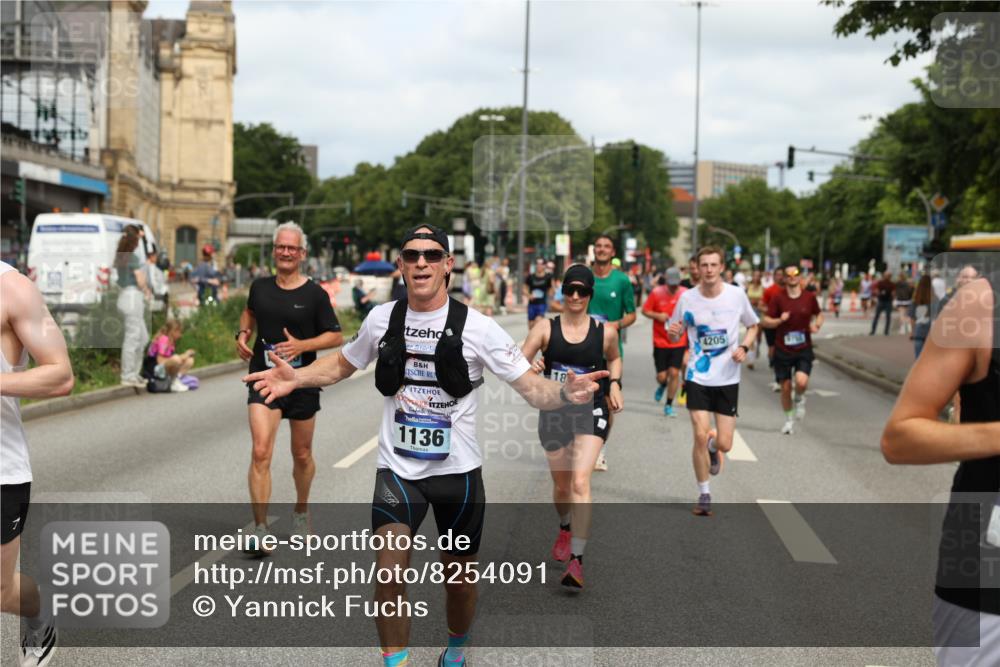 29.06.2025 - hella hamburg halbmarathon Yannick Fuchs http://msf.ph/oto/8254091 29.06.2025 10:35:44 20KM 1136, 1631, 2579, 2797, 3618, 4205, 4303, 4380, 4634, 4871, 4893, 5709, 6550, 6683, 6771, 6901, 7378, 7774, 7796, 8122, 8358, 9358, 9547, 9640, 9659, 9711, 9755, 9885, 10375, 10783, 11062, 11765, 11922, 12292, 12385, 12895, 13268, 13457, 14555, 14661, 15247, 15351, 16816, 17032, 17100, 17720, 17834, 18045, 18049, 18412, 18573, 18802 meine-sportfotos.de