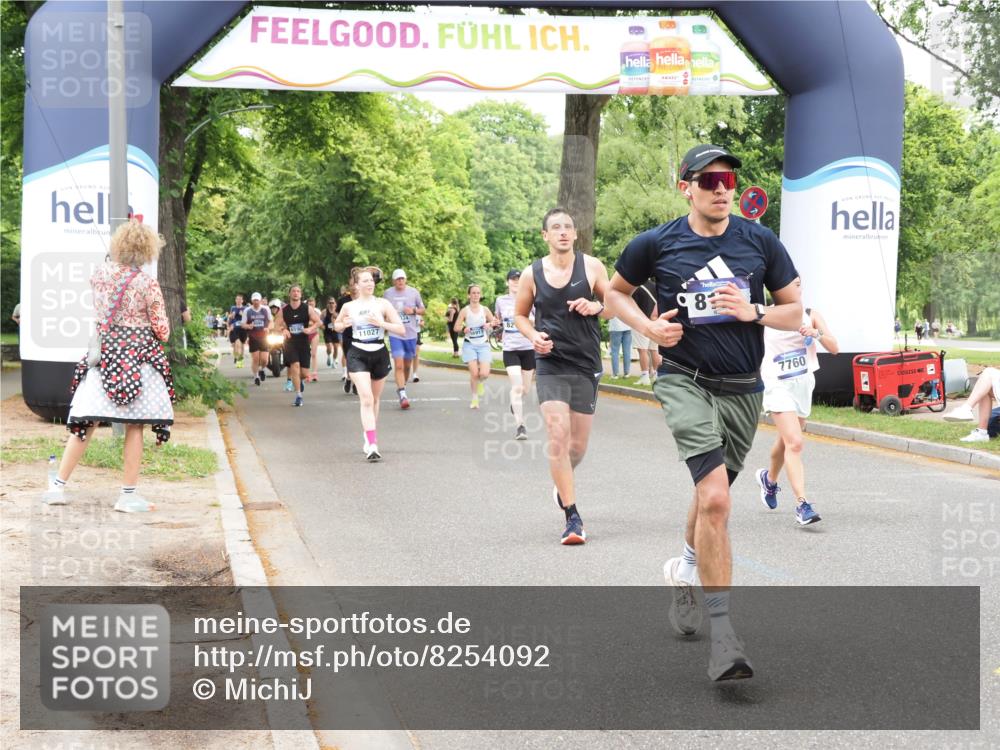 29.06.2025 - hella hamburg halbmarathon MichiJ http://msf.ph/oto/8254092 29.06.2025 10:52:24 Zwischen KM18-KM19 1062, 1559, 3328, 7760, 7888, 8171, 8219, 8894, 10402 meine-sportfotos.de