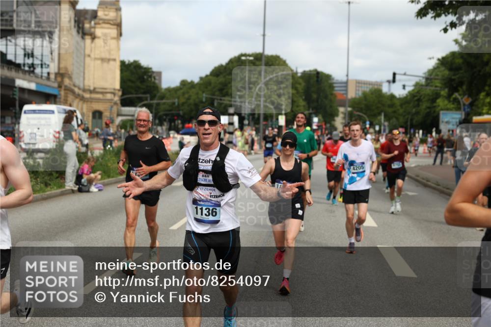 29.06.2025 - hella hamburg halbmarathon Yannick Fuchs http://msf.ph/oto/8254097 29.06.2025 10:35:44 20KM 1136, 1631, 2579, 2797, 3618, 4205, 4303, 4380, 4634, 4871, 4893, 5709, 6550, 6683, 6771, 6901, 7378, 7774, 7796, 8122, 8358, 9358, 9547, 9640, 9659, 9711, 9755, 9885, 10375, 10783, 11062, 11765, 11922, 12292, 12385, 12895, 13268, 13457, 14555, 14661, 15247, 15351, 16816, 17032, 17100, 17720, 17834, 18045, 18049, 18412, 18573, 18802 meine-sportfotos.de