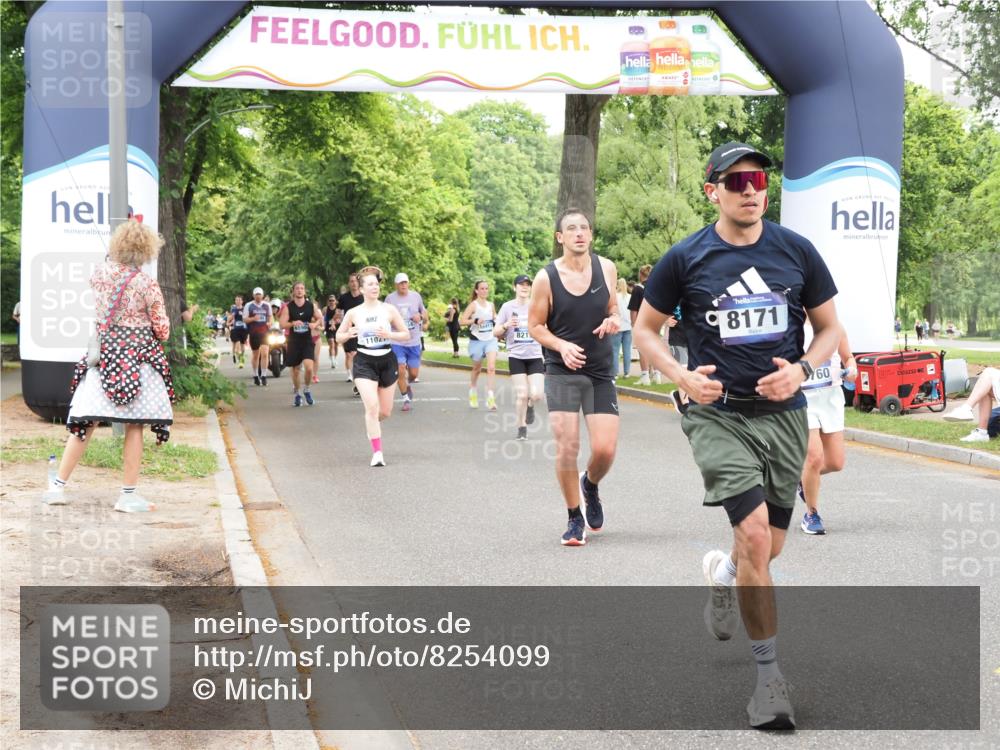 29.06.2025 - hella hamburg halbmarathon MichiJ http://msf.ph/oto/8254099 29.06.2025 10:52:24 Zwischen KM18-KM19 1062, 1559, 3328, 7760, 7888, 8171, 8219, 8894, 10402 meine-sportfotos.de