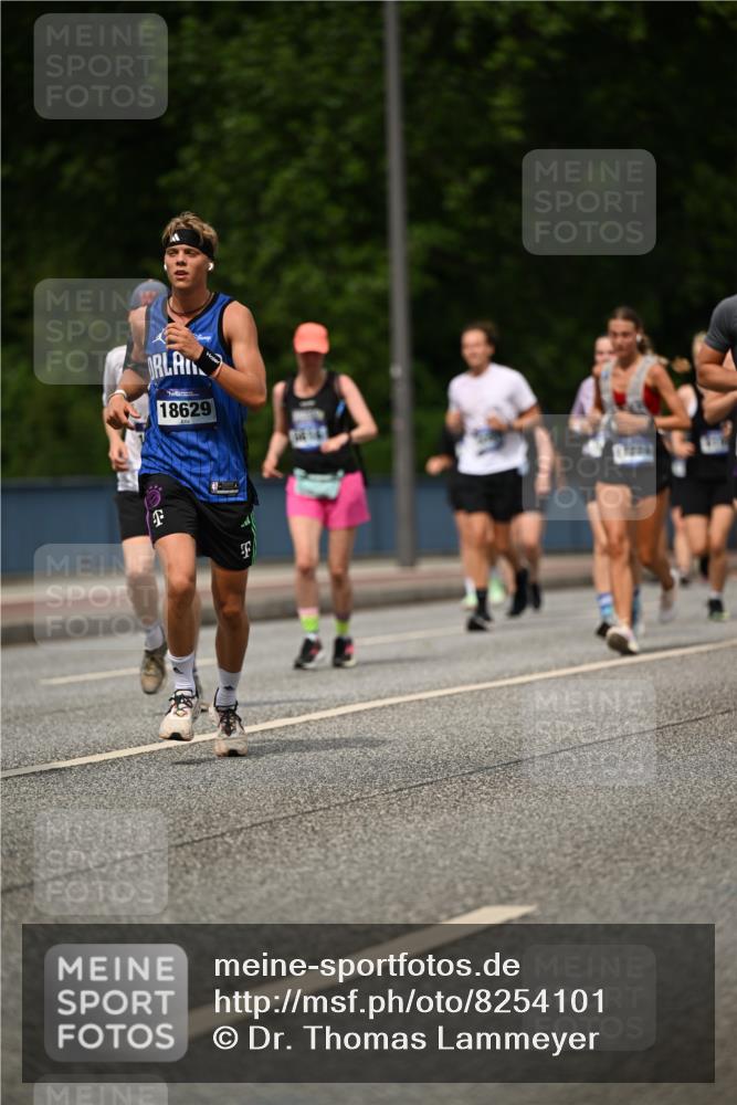 29.06.2025 - hella hamburg halbmarathon Dr. Thomas Lammeyer http://msf.ph/oto/8254101 29.06.2025 10:35:03 Kennedybrücke 1059, 1472, 1773, 2097, 2414, 2505, 2569, 3131, 3443, 4561, 4817, 5437, 5943, 6057, 6195, 6546, 6616, 6620, 6725, 6787, 7071, 7351, 7604, 7772, 8050, 8792, 9576, 9937, 10989 meine-sportfotos.de