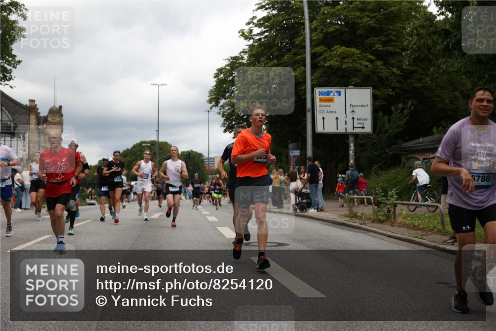 29.06.2025 - hella hamburg halbmarathon Yannick Fuchs http://msf.ph/oto/8254120 29.06.2025 10:48:05 20KM 1267, 1422, 1442, 1549, 1870, 2432, 2630, 3096, 3103, 3310, 3898, 4299, 5020, 5259, 6260, 6294, 6374, 7129, 7395, 7478, 7973, 8223, 8285, 8394, 9032, 9380, 9791, 9922, 10040, 11009, 11430, 11789, 12213, 12321, 12607, 13147, 13397, 13794, 13803, 13869, 14026, 14239, 14702, 15146, 16623, 16750, 16780, 17482, 17740, 17765, 18308, 18450, 18514, 18612, 18759, 19067, 19177 meine-sportfotos.de