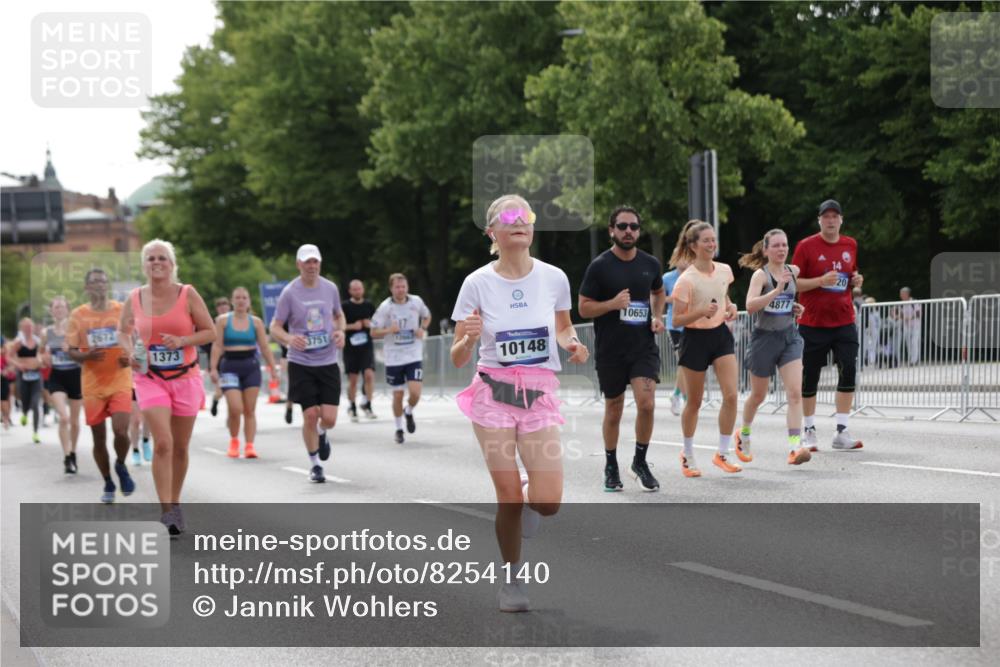 29.06.2025 - hella hamburg halbmarathon Jannik Wohlers http://msf.ph/oto/8254140 29.06.2025 10:31:23 Lombardsbrücke 1235, 1373, 1844, 1879, 2384, 2672, 2831, 2832, 3221, 3239, 3358, 3396, 3397, 3424, 3571, 3681, 3751, 4877, 4953, 5156, 5965, 6160, 6573, 6640, 6718, 6727, 7334, 7898, 8304, 8620, 8806, 9078, 9104, 9478, 9812, 9882, 9883, 10148, 10240, 10421, 10435, 10653, 11178, 12381, 12663, 12758, 14536, 14793, 15024, 15102, 15222, 15575, 16310, 16541, 17043, 17118, 17342, 17362, 18283, 18428, 18433, 18613, 18629, 18838, 19068, 19233 meine-sportfotos.de