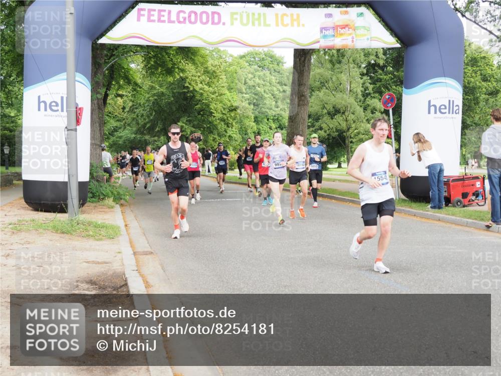 29.06.2025 - hella hamburg halbmarathon MichiJ http://msf.ph/oto/8254181 29.06.2025 10:29:14 Zwischen KM18-KM19 2568, 2949, 9979, 11767, 15542, 18173, 18192, 18573 meine-sportfotos.de