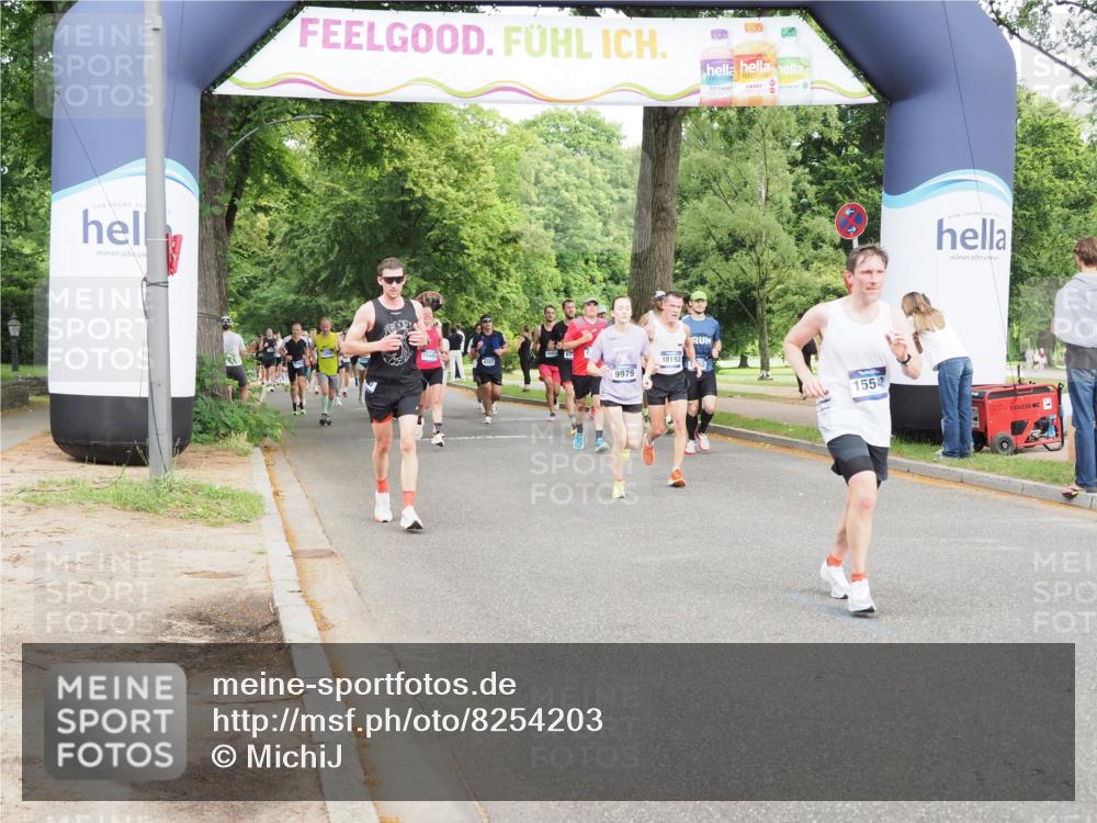 29.06.2025 - hella hamburg halbmarathon MichiJ http://msf.ph/oto/8254203 29.06.2025 10:29:14 Zwischen KM18-KM19 2568, 2949, 9979, 11767, 15542, 18173, 18192, 18573 meine-sportfotos.de