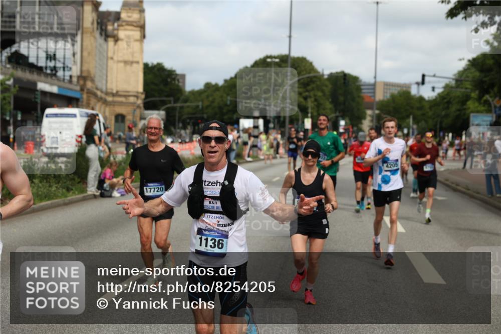 29.06.2025 - hella hamburg halbmarathon Yannick Fuchs http://msf.ph/oto/8254205 29.06.2025 10:35:44 20KM 1136, 1631, 2579, 2797, 3618, 4205, 4303, 4380, 4634, 4871, 4893, 5709, 6550, 6683, 6771, 6901, 7378, 7774, 7796, 8122, 8358, 9358, 9547, 9640, 9659, 9711, 9755, 9885, 10375, 10783, 11062, 11765, 11922, 12292, 12385, 12895, 13268, 13457, 14555, 14661, 15247, 15351, 16816, 17032, 17100, 17720, 17834, 18045, 18049, 18412, 18573, 18802 meine-sportfotos.de