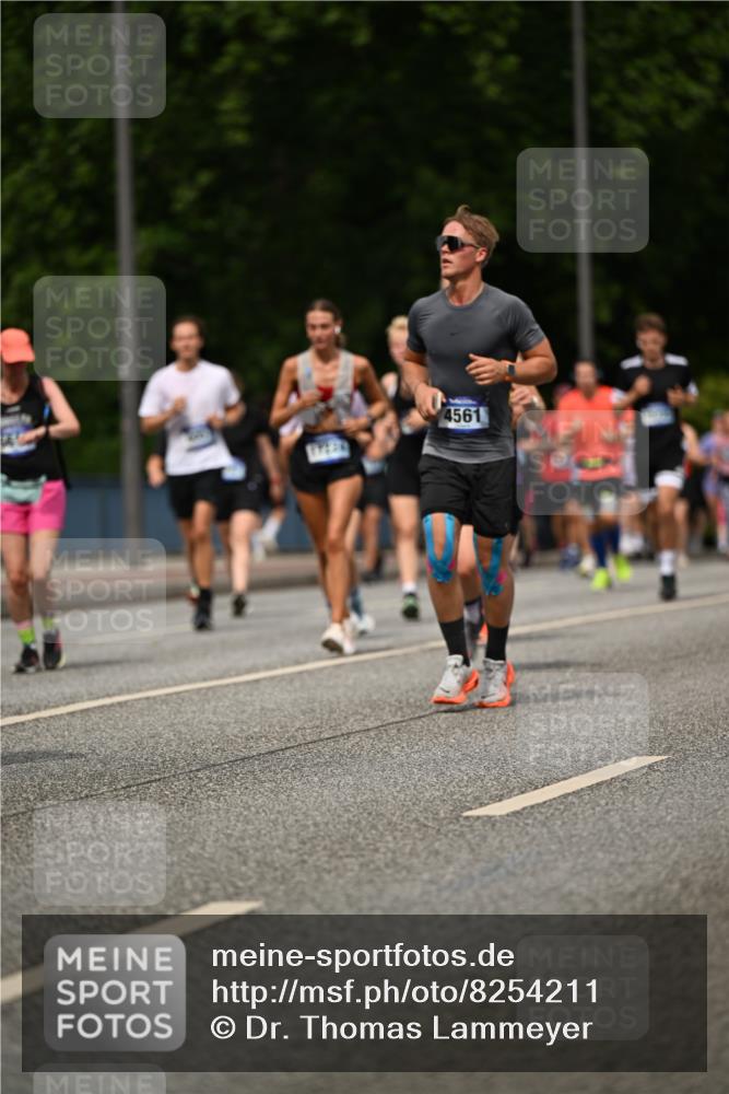 29.06.2025 - hella hamburg halbmarathon Dr. Thomas Lammeyer http://msf.ph/oto/8254211 29.06.2025 10:35:04 Kennedybrücke 1059, 1472, 1773, 2097, 2414, 2505, 2569, 2754, 2755, 3131, 3443, 4561, 4817, 5437, 5943, 6057, 6195, 6546, 6616, 6620, 6725, 6787, 7071, 7351, 7604, 7772, 8050, 8792, 9576, 9937, 10989 meine-sportfotos.de