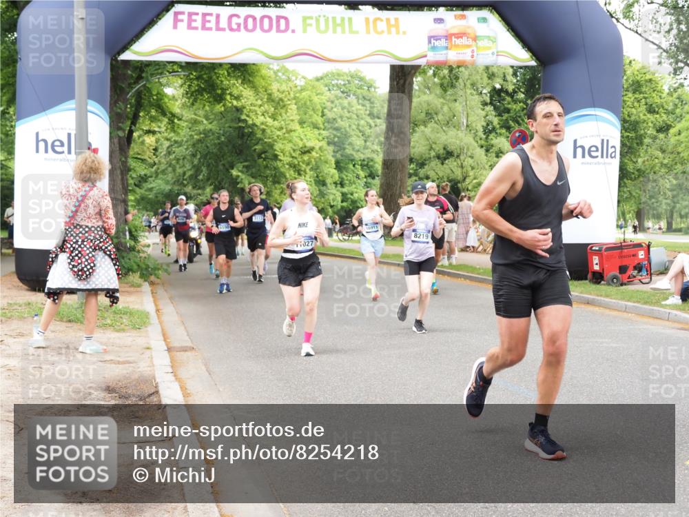 29.06.2025 - hella hamburg halbmarathon MichiJ http://msf.ph/oto/8254218 29.06.2025 10:52:25 Zwischen KM18-KM19 1062, 3328, 7760, 8171, 8219, 8894, 10402, 16911 meine-sportfotos.de
