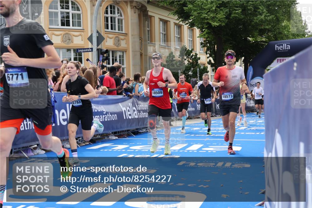 29.06.2025 - hella hamburg halbmarathon Strokosch-Dieckow http://msf.ph/oto/8254227 29.06.2025 10:41:26 Ziel 1570, 2579, 2797, 3204, 4303, 4893, 5987, 6771, 7432, 7774, 7796, 8358, 10783, 10894, 12588, 13457, 14275, 14555, 16816, 17159, 17882, 18412, 18442, 18491, 18509, 18573 meine-sportfotos.de