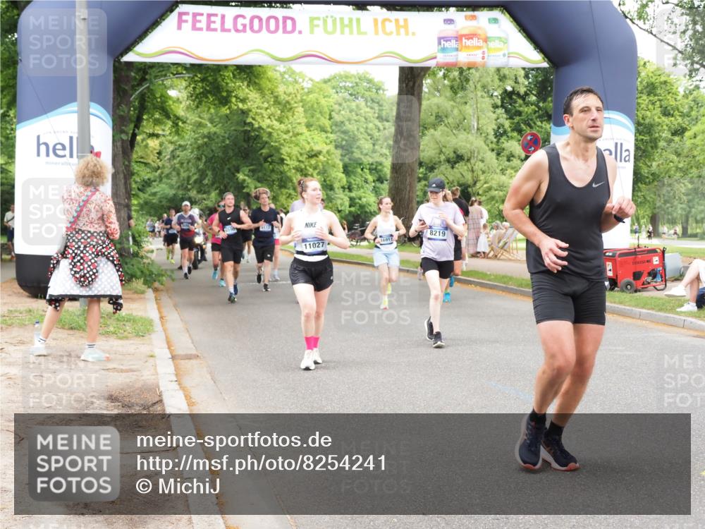 29.06.2025 - hella hamburg halbmarathon MichiJ http://msf.ph/oto/8254241 29.06.2025 10:52:25 Zwischen KM18-KM19 1062, 3328, 7760, 8171, 8219, 8894, 10402, 16911 meine-sportfotos.de