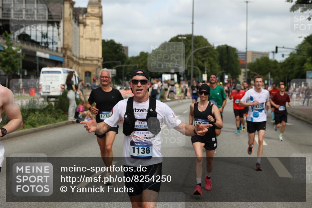 29.06.2025 - hella hamburg halbmarathon Yannick Fuchs http://msf.ph/oto/8254250 29.06.2025 10:35:44 20KM 1136, 1631, 2579, 2797, 3618, 4205, 4303, 4380, 4634, 4871, 4893, 5709, 6550, 6683, 6771, 6901, 7378, 7774, 7796, 8122, 8358, 9358, 9547, 9640, 9659, 9711, 9755, 9885, 10375, 10783, 11062, 11765, 11922, 12292, 12385, 12895, 13268, 13457, 14555, 14661, 15247, 15351, 16816, 17032, 17100, 17720, 17834, 18045, 18049, 18412, 18573, 18802 meine-sportfotos.de