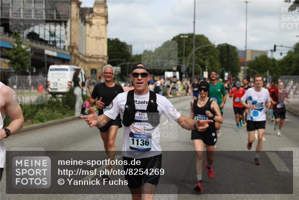 29.06.2025 - hella hamburg halbmarathon Yannick Fuchs http://msf.ph/oto/8254269 29.06.2025 10:35:44 20KM 1136, 1631, 2579, 2797, 3618, 4205, 4303, 4380, 4634, 4871, 4893, 5709, 6550, 6683, 6771, 6901, 7378, 7774, 7796, 8122, 8358, 9358, 9547, 9640, 9659, 9711, 9755, 9885, 10375, 10783, 11062, 11765, 11922, 12292, 12385, 12895, 13268, 13457, 14555, 14661, 15247, 15351, 16816, 17032, 17100, 17720, 17834, 18045, 18049, 18412, 18573, 18802 meine-sportfotos.de