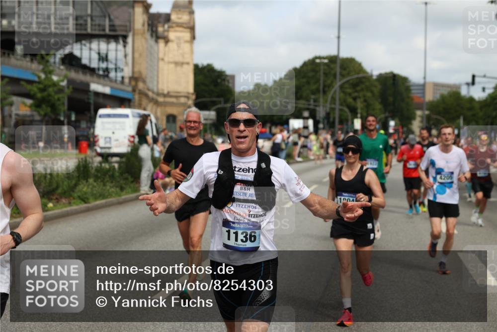 29.06.2025 - hella hamburg halbmarathon Yannick Fuchs http://msf.ph/oto/8254303 29.06.2025 10:35:44 20KM 1136, 1631, 2579, 2797, 3618, 4205, 4303, 4380, 4634, 4871, 4893, 5709, 6550, 6683, 6771, 6901, 7378, 7774, 7796, 8122, 8358, 9358, 9547, 9640, 9659, 9711, 9755, 9885, 10375, 10783, 11062, 11765, 11922, 12292, 12385, 12895, 13268, 13457, 14555, 14661, 15247, 15351, 16816, 17032, 17100, 17720, 17834, 18045, 18049, 18412, 18573, 18802 meine-sportfotos.de
