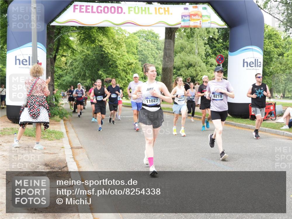 29.06.2025 - hella hamburg halbmarathon MichiJ http://msf.ph/oto/8254338 29.06.2025 10:52:26 Zwischen KM18-KM19 1062, 3112, 3328, 7760, 8171, 8219, 11027, 14022, 16911 meine-sportfotos.de