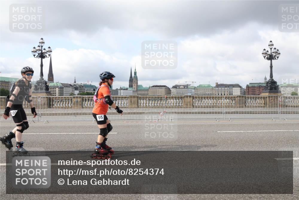 29.06.2025 - hella hamburg halbmarathon Lena Gebhardt http://msf.ph/oto/8254374 29.06.2025 09:03:18 Lombardsbrücke  meine-sportfotos.de