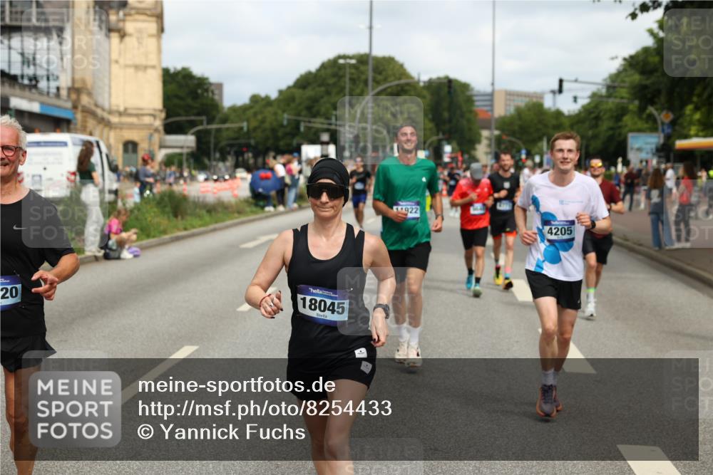 29.06.2025 - hella hamburg halbmarathon Yannick Fuchs http://msf.ph/oto/8254433 29.06.2025 10:35:45 20KM 1136, 1631, 2579, 2797, 3618, 4205, 4303, 4380, 4634, 4871, 4893, 5709, 6550, 6683, 6771, 6901, 7378, 7774, 7796, 8122, 8358, 9358, 9547, 9640, 9659, 9711, 9755, 9885, 10375, 10783, 11062, 11765, 11922, 12292, 12385, 12895, 13268, 13457, 14555, 14661, 15247, 15351, 16816, 17032, 17100, 17720, 17834, 18045, 18049, 18412, 18442, 18573, 18802 meine-sportfotos.de