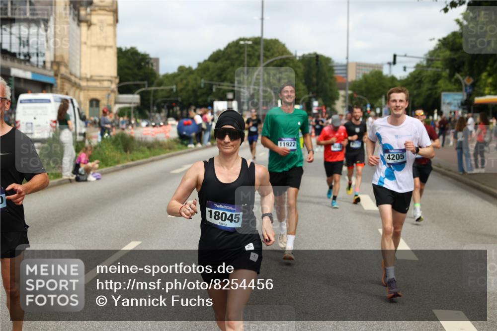 29.06.2025 - hella hamburg halbmarathon Yannick Fuchs http://msf.ph/oto/8254456 29.06.2025 10:35:45 20KM 1136, 1631, 2579, 2797, 3618, 4205, 4303, 4380, 4634, 4871, 4893, 5709, 6550, 6683, 6771, 6901, 7378, 7774, 7796, 8122, 8358, 9358, 9547, 9640, 9659, 9711, 9755, 9885, 10375, 10783, 11062, 11765, 11922, 12292, 12385, 12895, 13268, 13457, 14555, 14661, 15247, 15351, 16816, 17032, 17100, 17720, 17834, 18045, 18049, 18412, 18442, 18573, 18802 meine-sportfotos.de