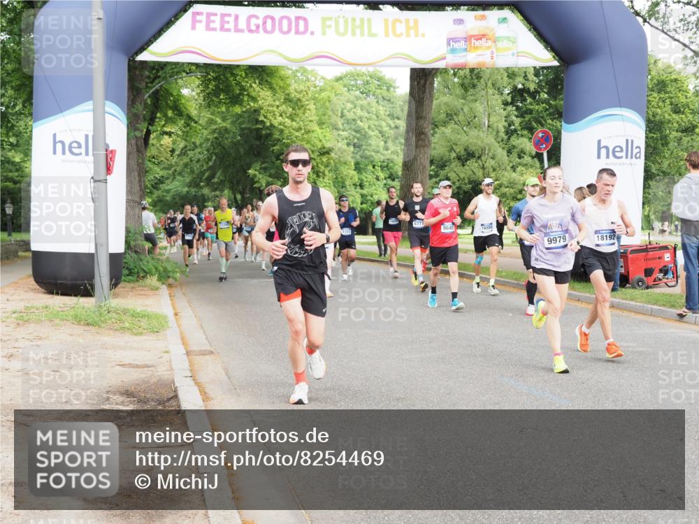 29.06.2025 - hella hamburg halbmarathon MichiJ http://msf.ph/oto/8254469 29.06.2025 10:29:16 Zwischen KM18-KM19 2568, 2797, 5050, 6495, 9640, 9979, 11767, 15493, 15542, 18173, 18192, 18573 meine-sportfotos.de