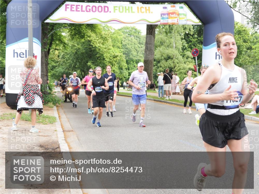 29.06.2025 - hella hamburg halbmarathon MichiJ http://msf.ph/oto/8254473 29.06.2025 10:52:27 Zwischen KM18-KM19 1034, 1062, 3112, 3328, 5464, 7760, 8171, 8219, 11027, 14022, 16355, 16847, 16911 meine-sportfotos.de