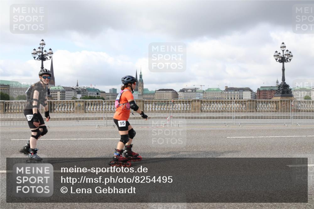 29.06.2025 - hella hamburg halbmarathon Lena Gebhardt http://msf.ph/oto/8254495 29.06.2025 09:03:18 Lombardsbrücke  meine-sportfotos.de