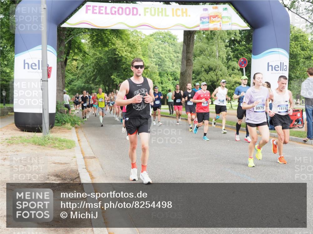 29.06.2025 - hella hamburg halbmarathon MichiJ http://msf.ph/oto/8254498 29.06.2025 10:29:16 Zwischen KM18-KM19 2568, 2797, 5050, 6495, 9640, 9979, 11767, 15493, 15542, 18173, 18192, 18573 meine-sportfotos.de