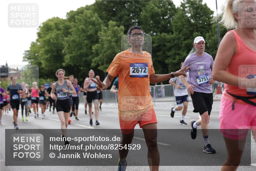 29.06.2025 - hella hamburg halbmarathon Jannik Wohlers http://msf.ph/oto/8254529 29.06.2025 10:31:28 Lombardsbrücke 1235, 1373, 1879, 2384, 2672, 2831, 2832, 3221, 3239, 3358, 3396, 3397, 3424, 3571, 3681, 3751, 3752, 4877, 5156, 6160, 6718, 6727, 7295, 7334, 7816, 7898, 8304, 8538, 8620, 8806, 9078, 9104, 9478, 9882, 10148, 10421, 10435, 10653, 11178, 12319, 12381, 12663, 12755, 13026, 14536, 14793, 15102, 16310, 16541, 17043, 17118, 17342, 17362, 18283, 18428, 18433, 18613, 18629, 18838, 19068, 19233 meine-sportfotos.de
