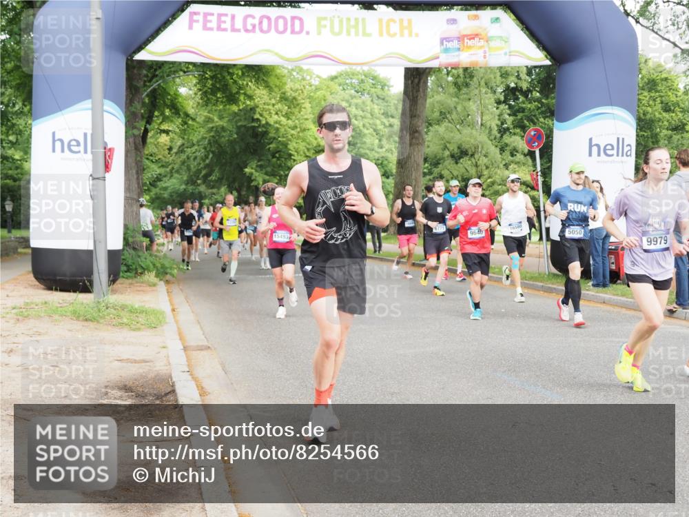 29.06.2025 - hella hamburg halbmarathon MichiJ http://msf.ph/oto/8254566 29.06.2025 10:29:16 Zwischen KM18-KM19 2568, 2797, 5050, 6495, 9640, 9979, 11767, 15493, 15542, 18173, 18192, 18573 meine-sportfotos.de