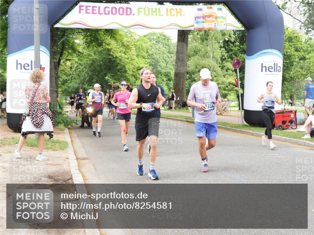 29.06.2025 - hella hamburg halbmarathon MichiJ http://msf.ph/oto/8254581 29.06.2025 10:52:28 Zwischen KM18-KM19 1034, 1062, 3112, 5464, 6590, 7760, 8171, 8219, 8405, 9994, 11027, 14022, 16355, 16847, 16911 meine-sportfotos.de