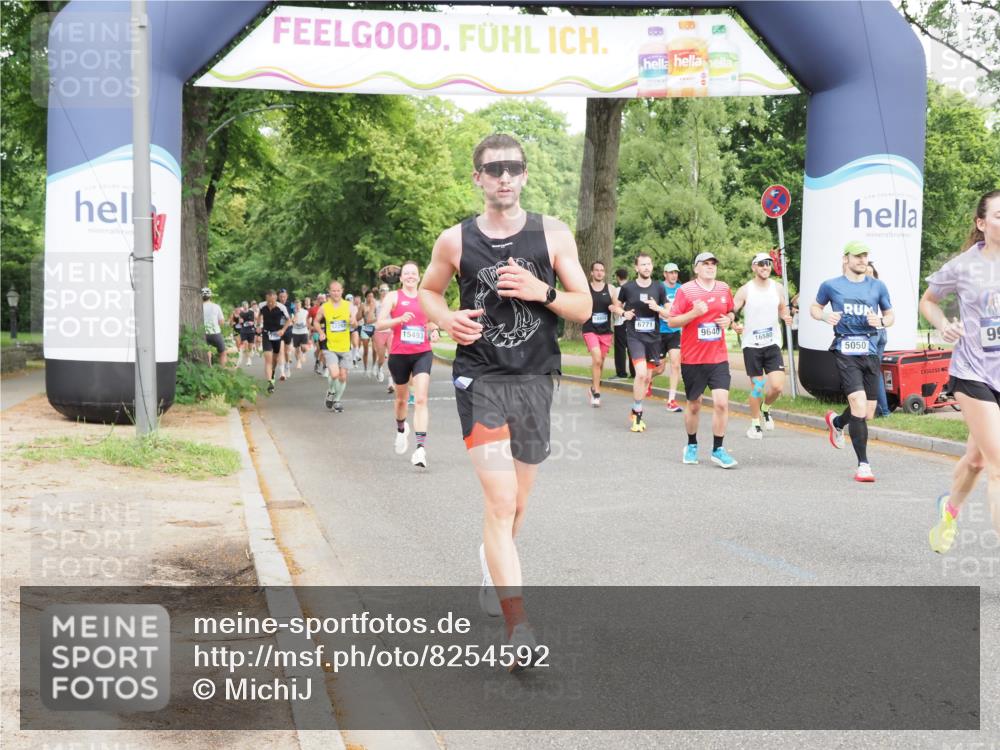 29.06.2025 - hella hamburg halbmarathon MichiJ http://msf.ph/oto/8254592 29.06.2025 10:29:16 Zwischen KM18-KM19 2568, 2797, 5050, 6495, 9640, 9979, 11767, 15493, 15542, 18173, 18192, 18573 meine-sportfotos.de