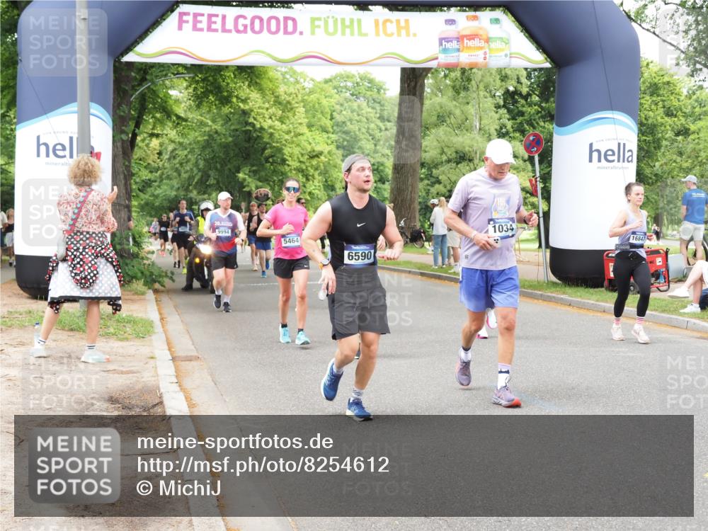 29.06.2025 - hella hamburg halbmarathon MichiJ http://msf.ph/oto/8254612 29.06.2025 10:52:28 Zwischen KM18-KM19 1034, 1062, 3112, 5464, 6590, 7760, 8171, 8219, 8405, 9994, 11027, 14022, 16355, 16847, 16911 meine-sportfotos.de