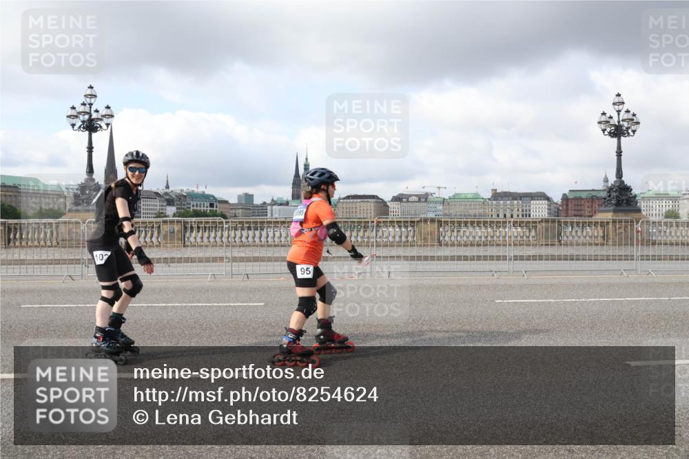 29.06.2025 - hella hamburg halbmarathon Lena Gebhardt http://msf.ph/oto/8254624 29.06.2025 09:03:18 Lombardsbrücke  meine-sportfotos.de