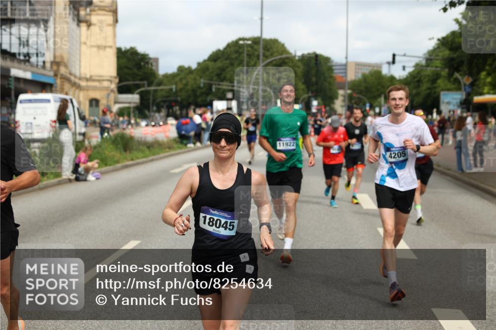 29.06.2025 - hella hamburg halbmarathon Yannick Fuchs http://msf.ph/oto/8254634 29.06.2025 10:35:45 20KM 1136, 1631, 2579, 2797, 3618, 4205, 4303, 4380, 4634, 4871, 4893, 5709, 6550, 6683, 6771, 6901, 7378, 7774, 7796, 8122, 8358, 9358, 9547, 9640, 9659, 9711, 9755, 9885, 10375, 10783, 11062, 11765, 11922, 12292, 12385, 12895, 13268, 13457, 14555, 14661, 15247, 15351, 16816, 17032, 17100, 17720, 17834, 18045, 18049, 18412, 18442, 18573, 18802 meine-sportfotos.de