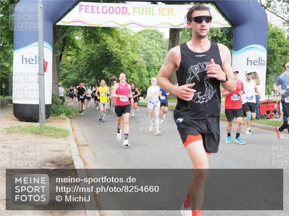 29.06.2025 - hella hamburg halbmarathon MichiJ http://msf.ph/oto/8254660 29.06.2025 10:29:17 Zwischen KM18-KM19 2568, 2797, 5050, 6495, 6771, 9640, 9979, 11767, 12292, 15493, 15542, 16580, 18173, 18192, 18573 meine-sportfotos.de